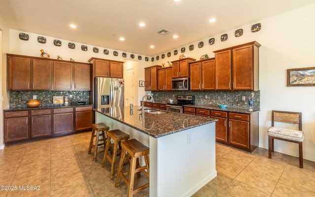 6567 W Whispering Windmill Lane, Marana, AZ 85658