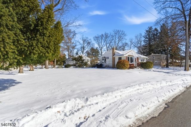 11 Cypress Ave, Lincoln Park Boro, NJ 07035