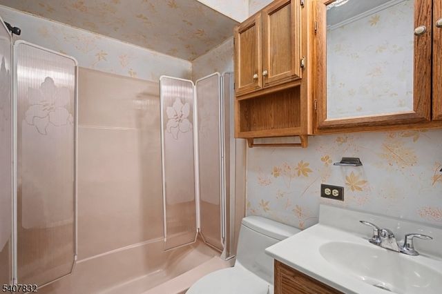 11 Cypress Ave, Lincoln Park Boro, NJ 07035