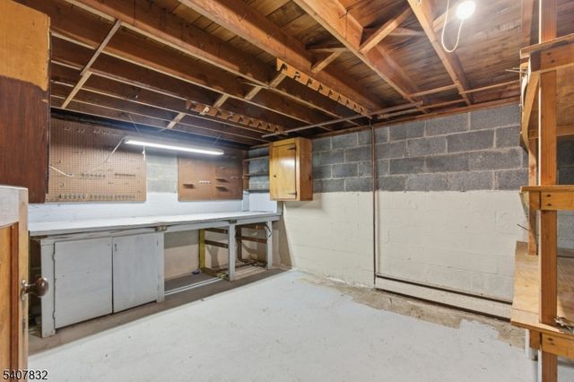 11 Cypress Ave, Lincoln Park Boro, NJ 07035