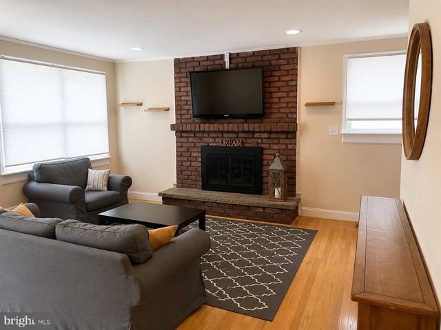 4508 CHESTNUT ST, Bethesda, MD 20814