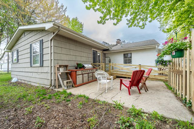 3104 E Apple Avenue, Muskegon, MI 49442
