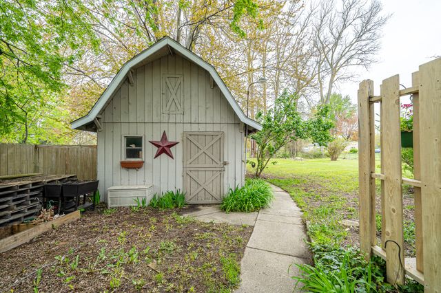 3104 E Apple Avenue, Muskegon, MI 49442