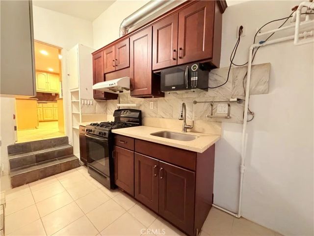 1525 W Houston, Fullerton, CA 92833