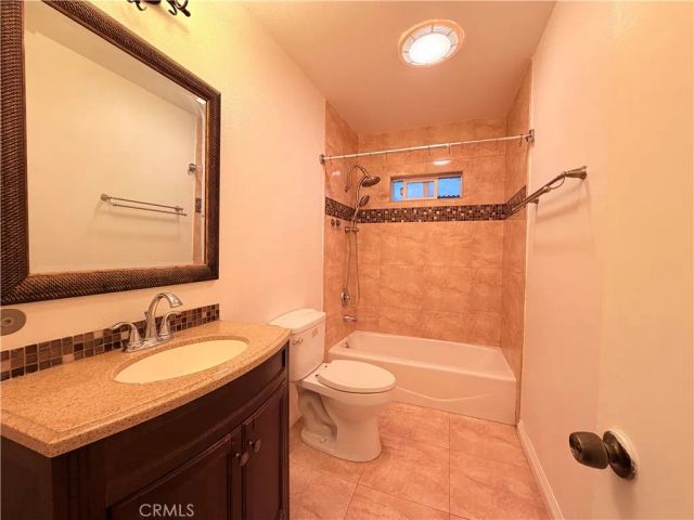 1525 W Houston, Fullerton, CA 92833