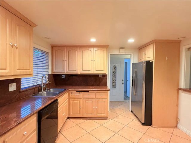 1525 W Houston, Fullerton, CA 92833