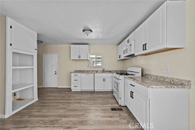 560 Santa Clara Circle, Hemet, CA 92543