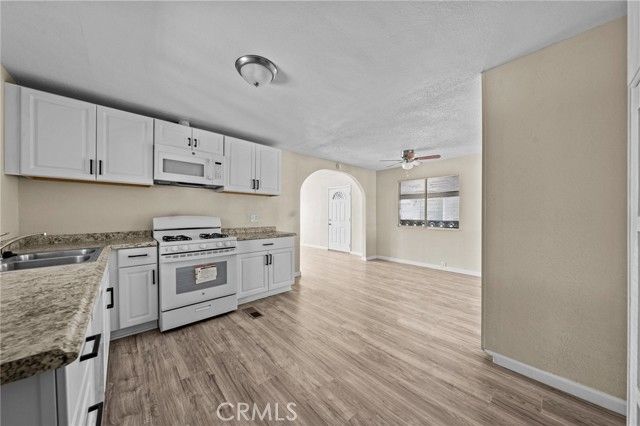 560 Santa Clara Circle, Hemet, CA 92543