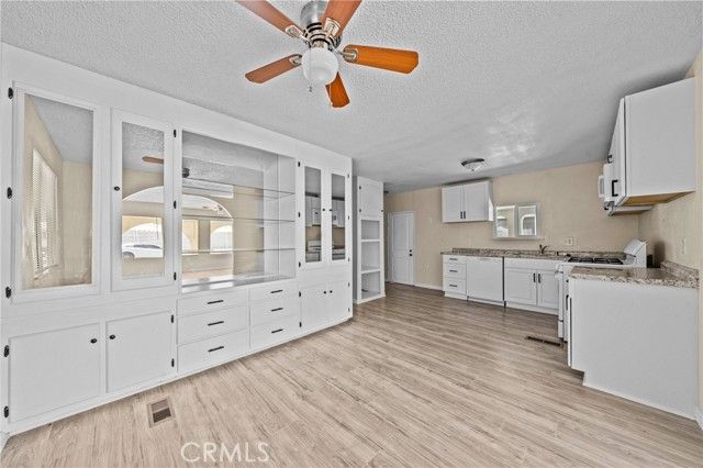 560 Santa Clara Circle, Hemet, CA 92543