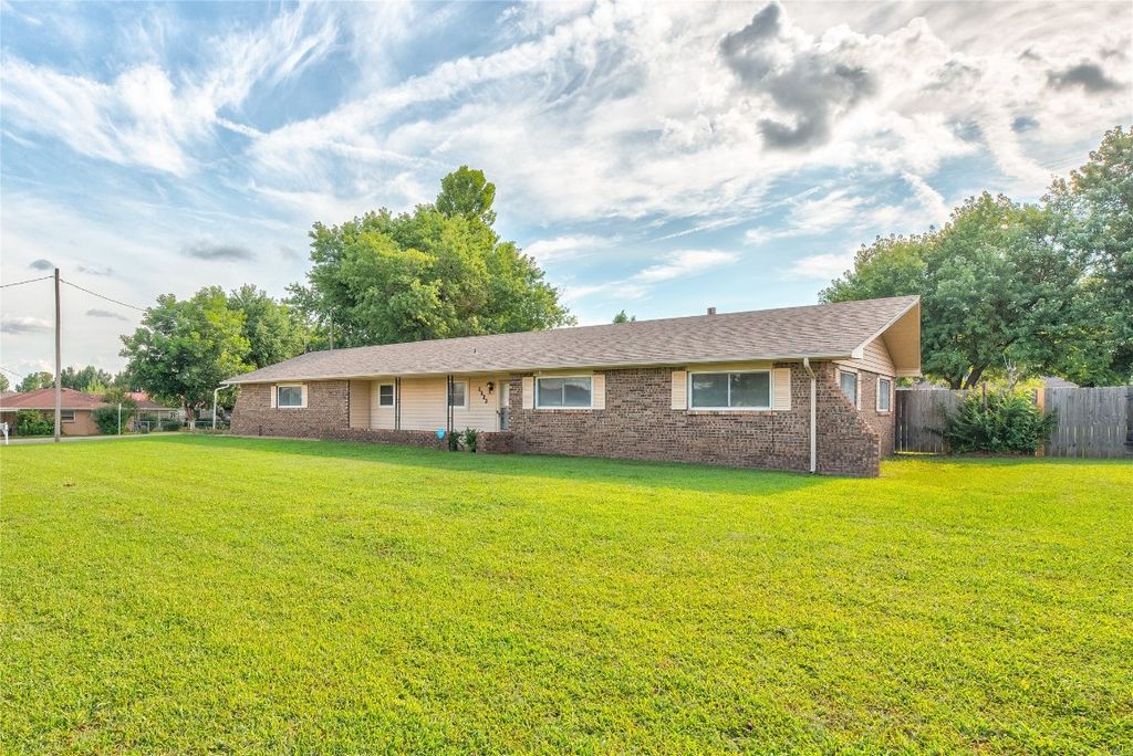 1533 N Dobbs Road, Harrah, OK 73045