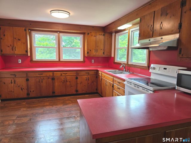 650 Main Street North, Woodbury, CT 06798