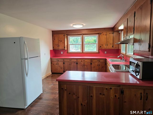 650 Main Street North, Woodbury, CT 06798