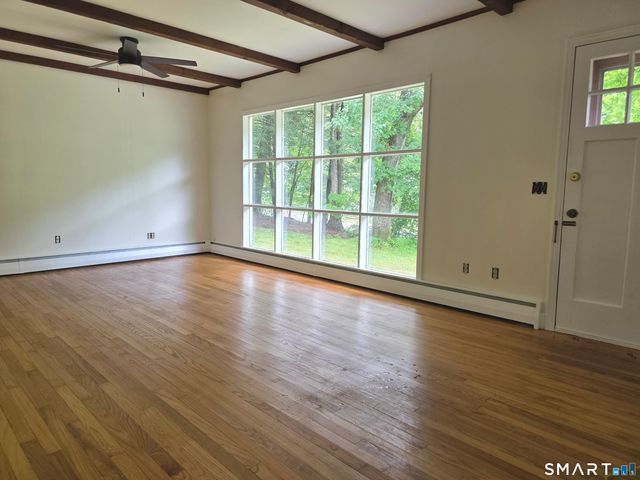 650 Main Street North, Woodbury, CT 06798