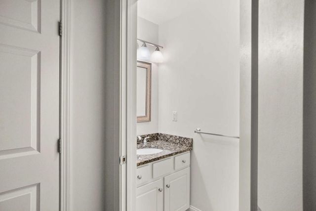120 Wyllis Ave 424, Everett, MA 02149