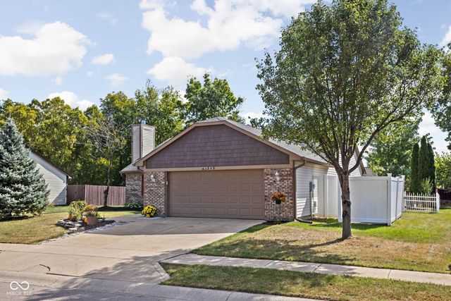 349 E Quail Wood Lane, Westfield, IN 46074
