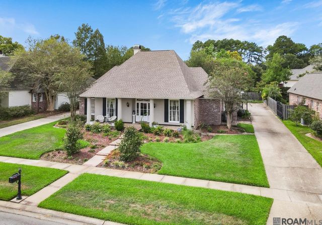 19222 S Trent Jones Dr, Baton Rouge, LA 70810