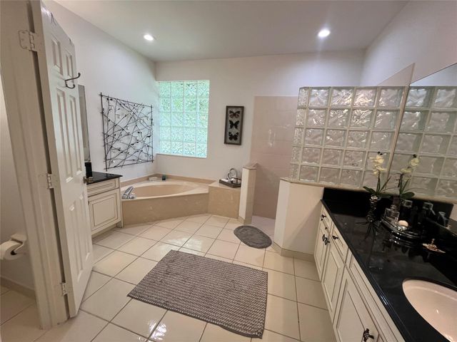 9963 NW 64th Ct, Parkland, FL 33076