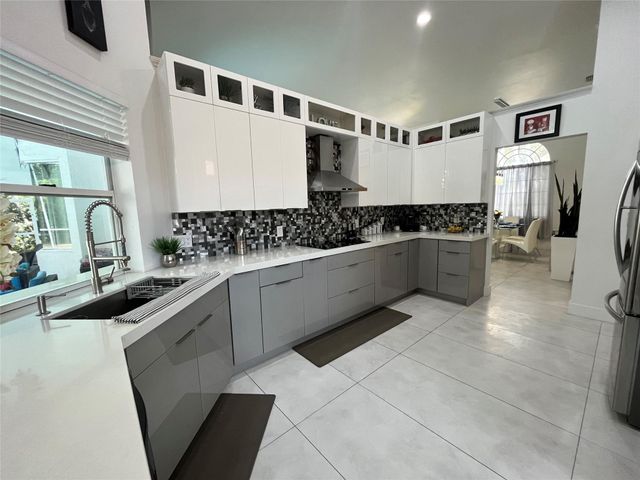9963 NW 64th Ct, Parkland, FL 33076