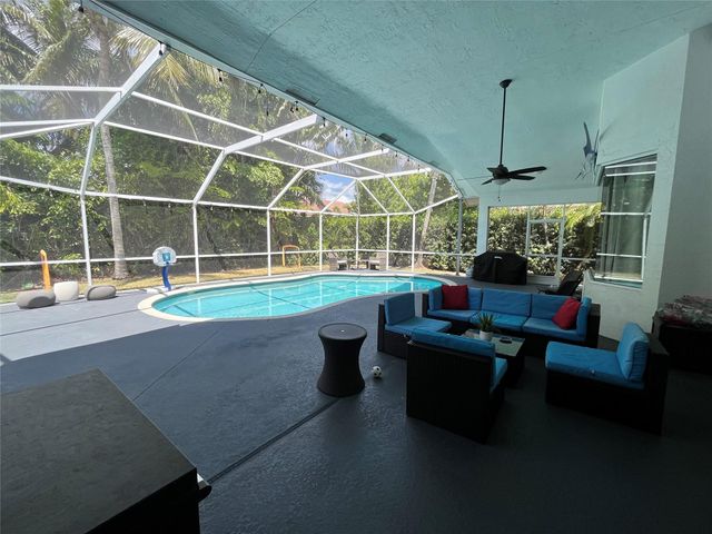 9963 NW 64th Ct, Parkland, FL 33076