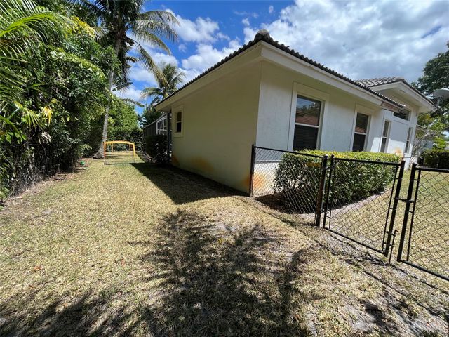 9963 NW 64th Ct, Parkland, FL 33076