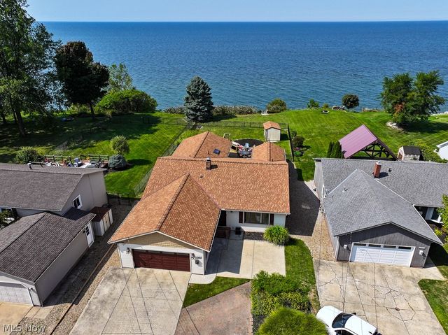 33091 Lake Shore Boulevard, Eastlake, OH 44095