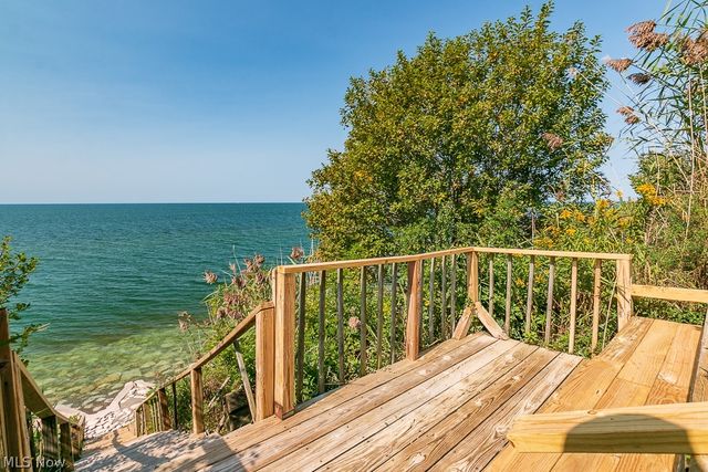 33091 Lake Shore Boulevard, Eastlake, OH 44095