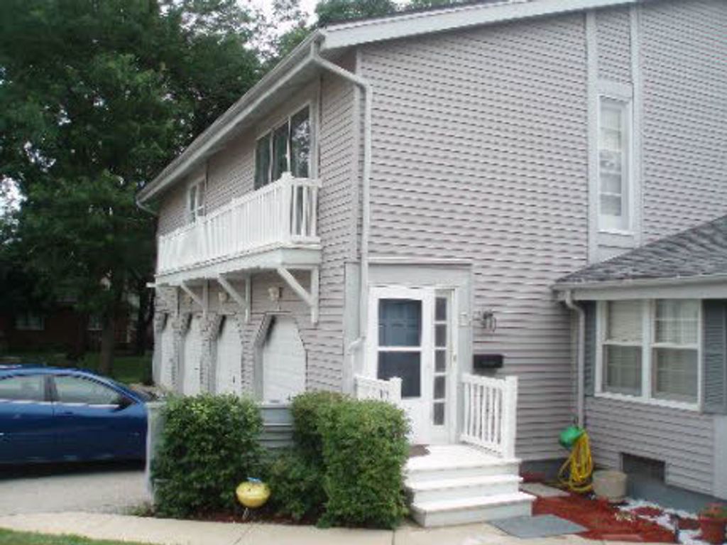 327 Carthage Court D, Bloomingdale, IL 60108