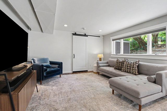 815 Sunrise Court, Ann Arbor, MI 48103