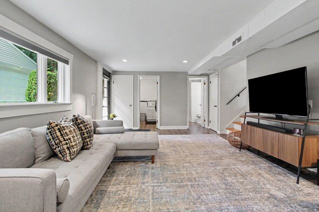 815 Sunrise Court, Ann Arbor, MI 48103