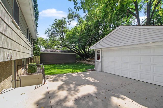 815 Sunrise Court, Ann Arbor, MI 48103