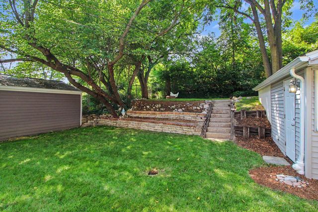 815 Sunrise Court, Ann Arbor, MI 48103