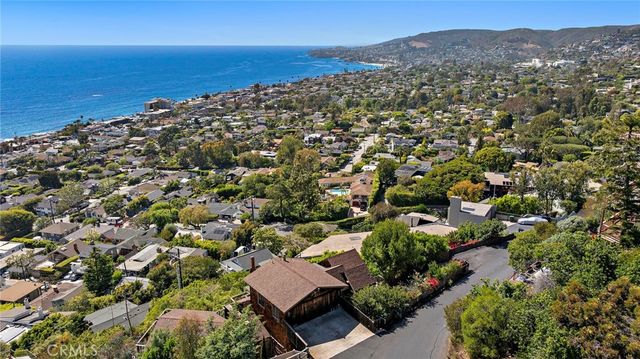 2147 Crestview Drive, Laguna Beach, CA 92651