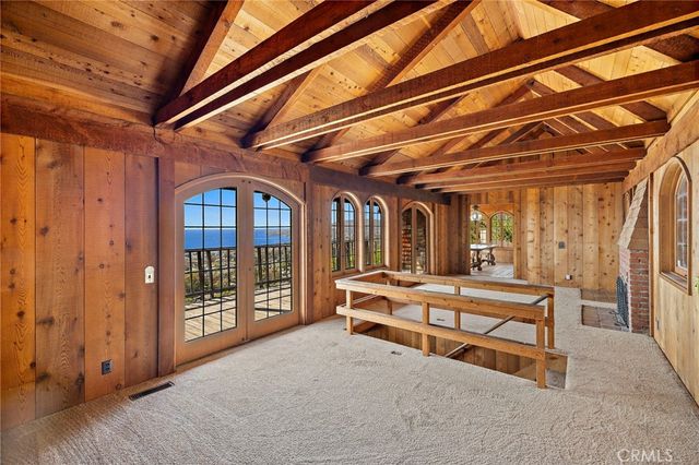 2147 Crestview Drive, Laguna Beach, CA 92651