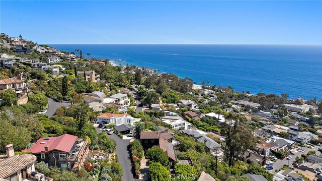 2147 Crestview Drive, Laguna Beach, CA 92651