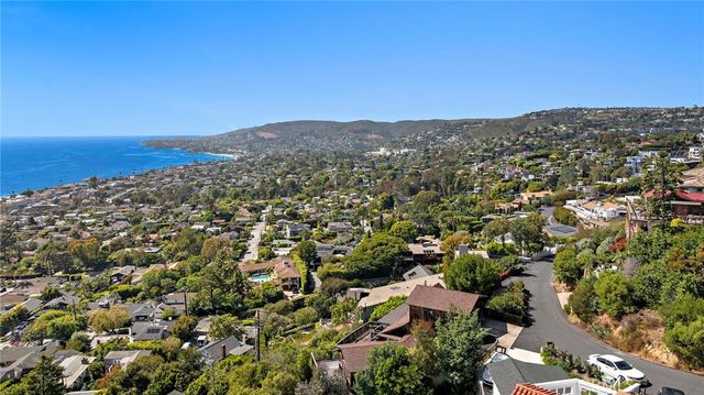 2147 Crestview Drive, Laguna Beach, CA 92651