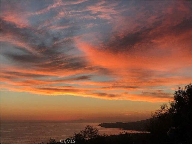 2147 Crestview Drive, Laguna Beach, CA 92651