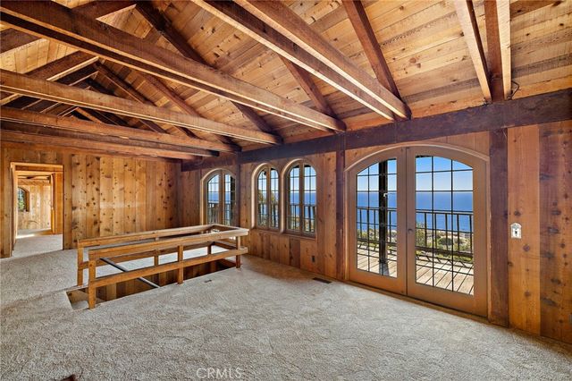 2147 Crestview Drive, Laguna Beach, CA 92651