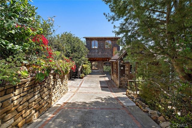 2147 Crestview Drive, Laguna Beach, CA 92651