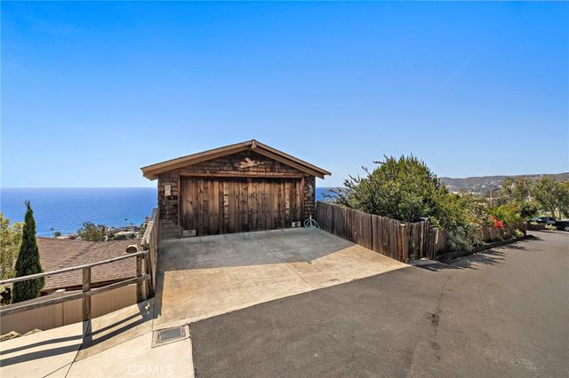 2147 Crestview Drive, Laguna Beach, CA 92651