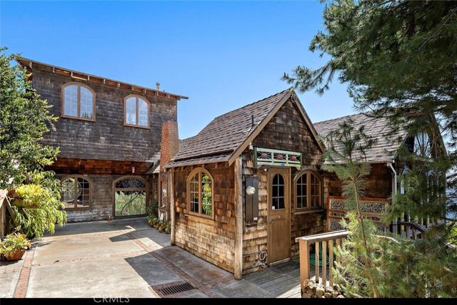 2147 Crestview Drive, Laguna Beach, CA 92651