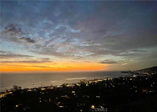 2147 Crestview Drive, Laguna Beach, CA 92651