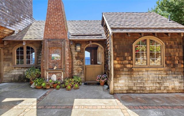 2147 Crestview Drive, Laguna Beach, CA 92651