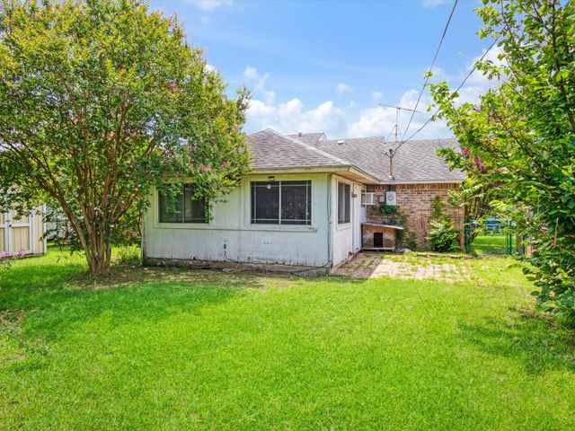 524 Carl C Senter Street, Forney, TX 75126