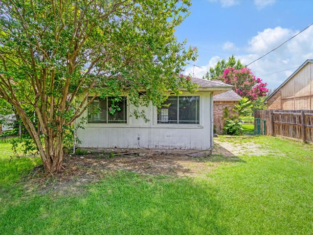 524 Carl C Senter Street, Forney, TX 75126