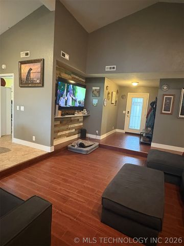13772 S Nyssa Place, Glenpool, OK 74033