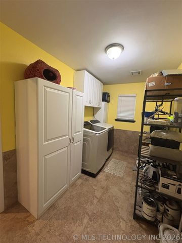 13772 S Nyssa Place, Glenpool, OK 74033