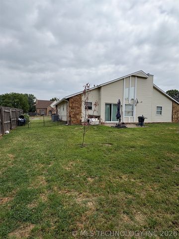 13772 S Nyssa Place, Glenpool, OK 74033