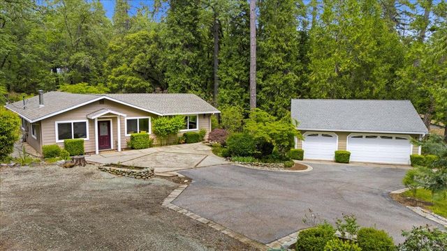 15423 Rattlesnake Rd, Grass Valley, CA 95945