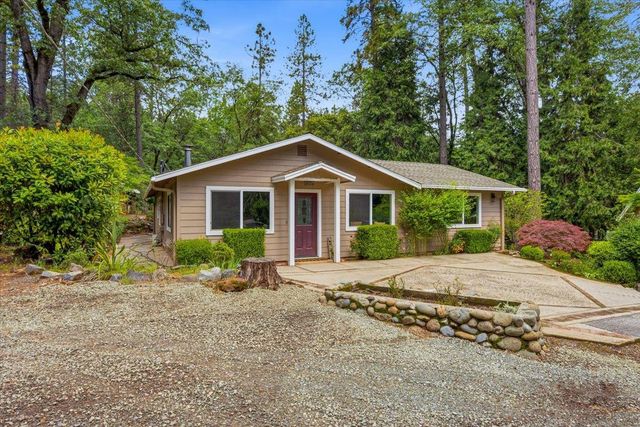 15423 Rattlesnake Rd, Grass Valley, CA 95945