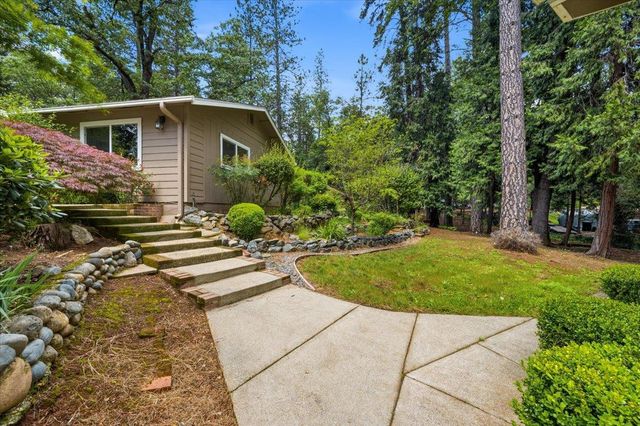 15423 Rattlesnake Rd, Grass Valley, CA 95945